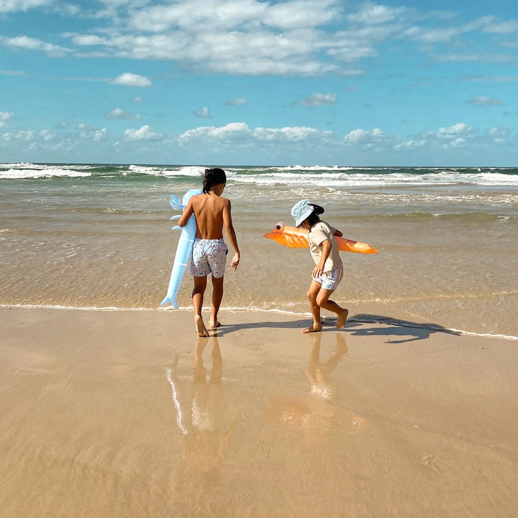 7 MUST HAVE KIDS SWIMMING ESSENTIALS - SUNNYLiFE UK