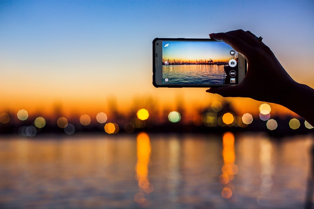 HOW TO TAKE THE PERFECT INSTAGRAM SHOT - SUNNYLiFE UK