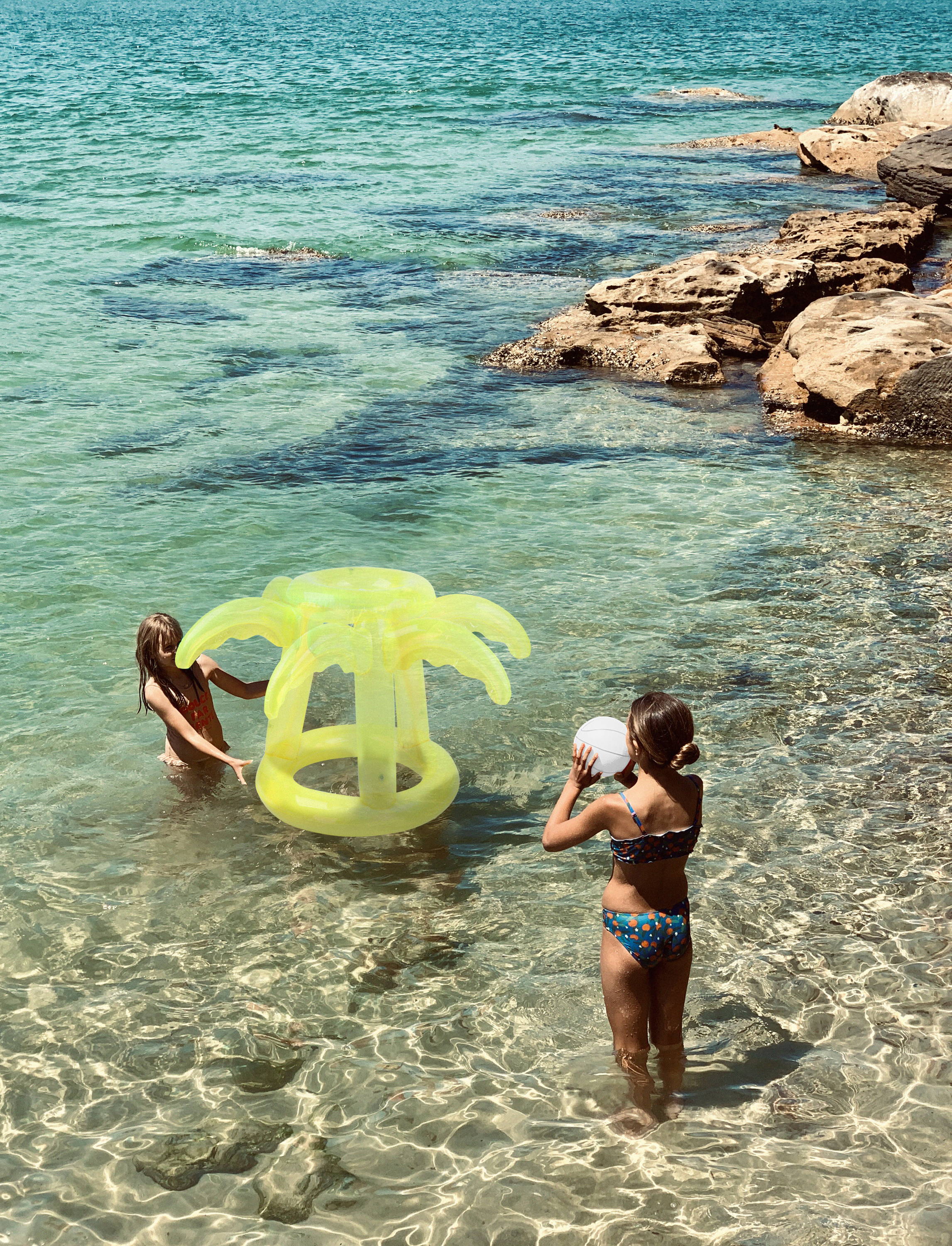 Meet the Top 5 Pool Party Games For Summer - SUNNYLiFE UK