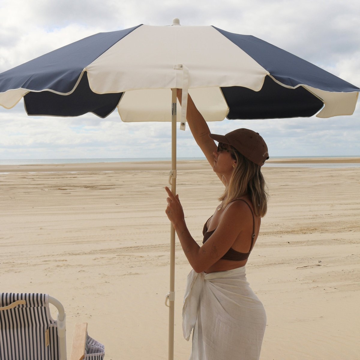 Compact Beach Umbrella - Marine - SUNNYLiFE UK