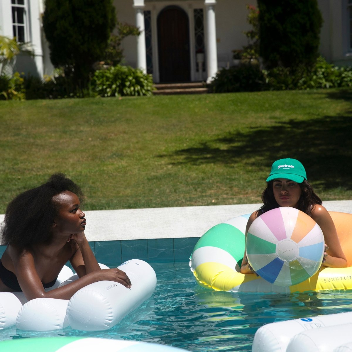 Inflatable Beach Ball - Pool Side - SUNNYLiFE UK