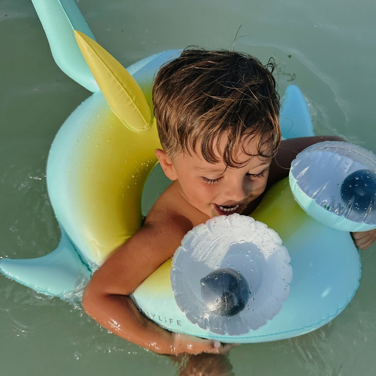Kids Tube Pool Ring - Salty the Shark - SUNNYLiFE UK