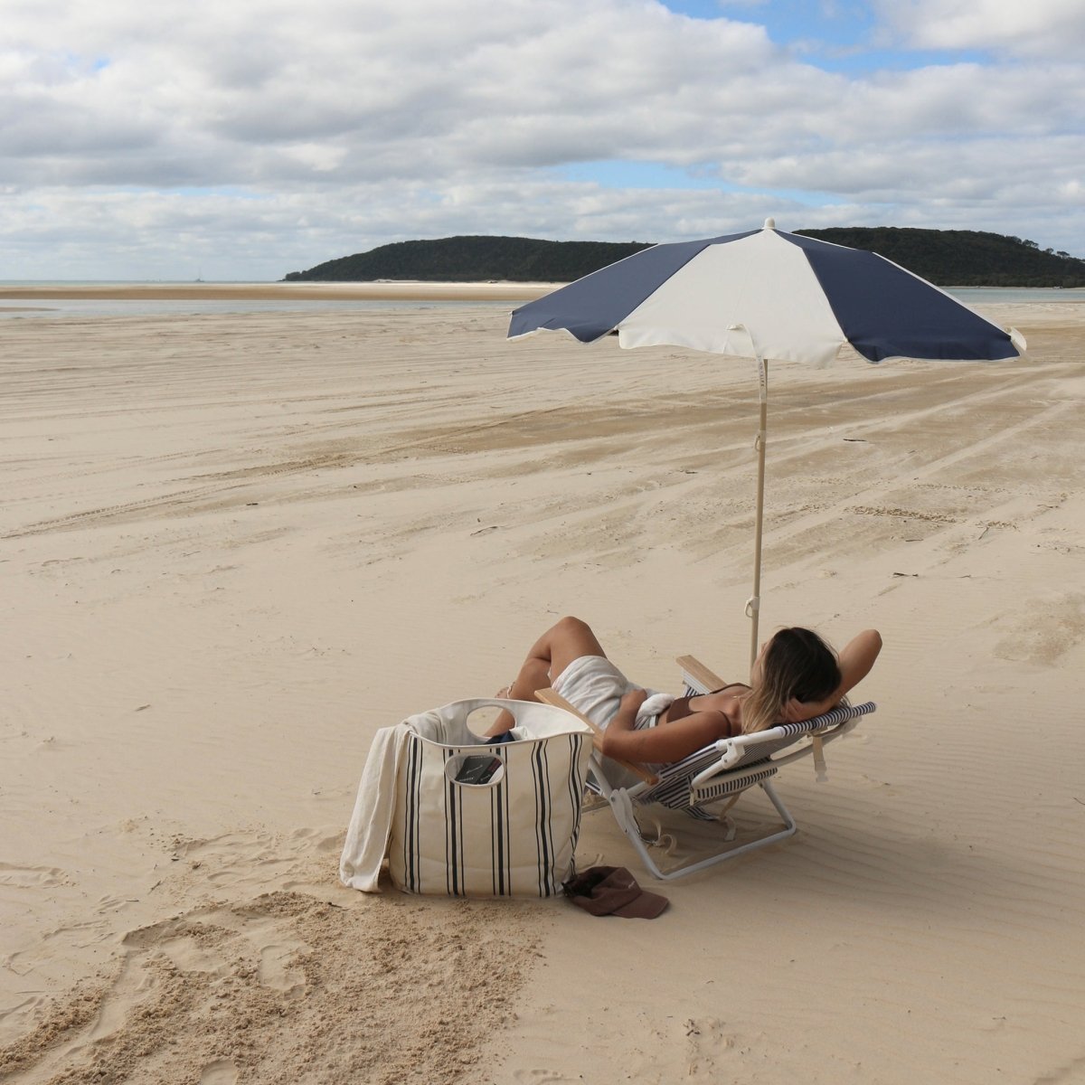 Luxe Beach Chair - The Resort - SUNNYLiFE UK