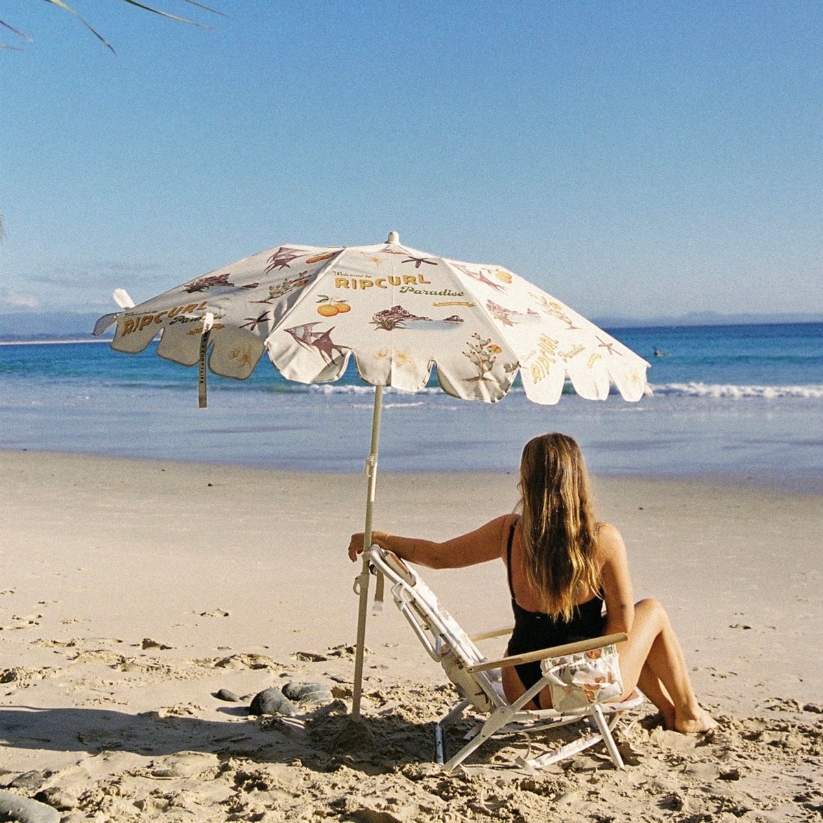 Luxe Beach Chair - Welcome to Paradise - SUNNYLiFE UK