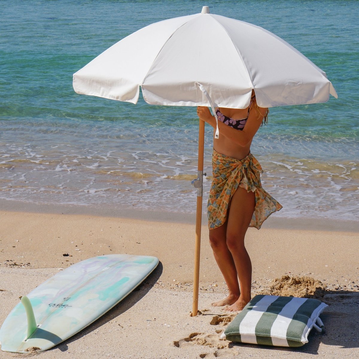 Luxe Beach Umbrella - Cream - SUNNYLiFE UK