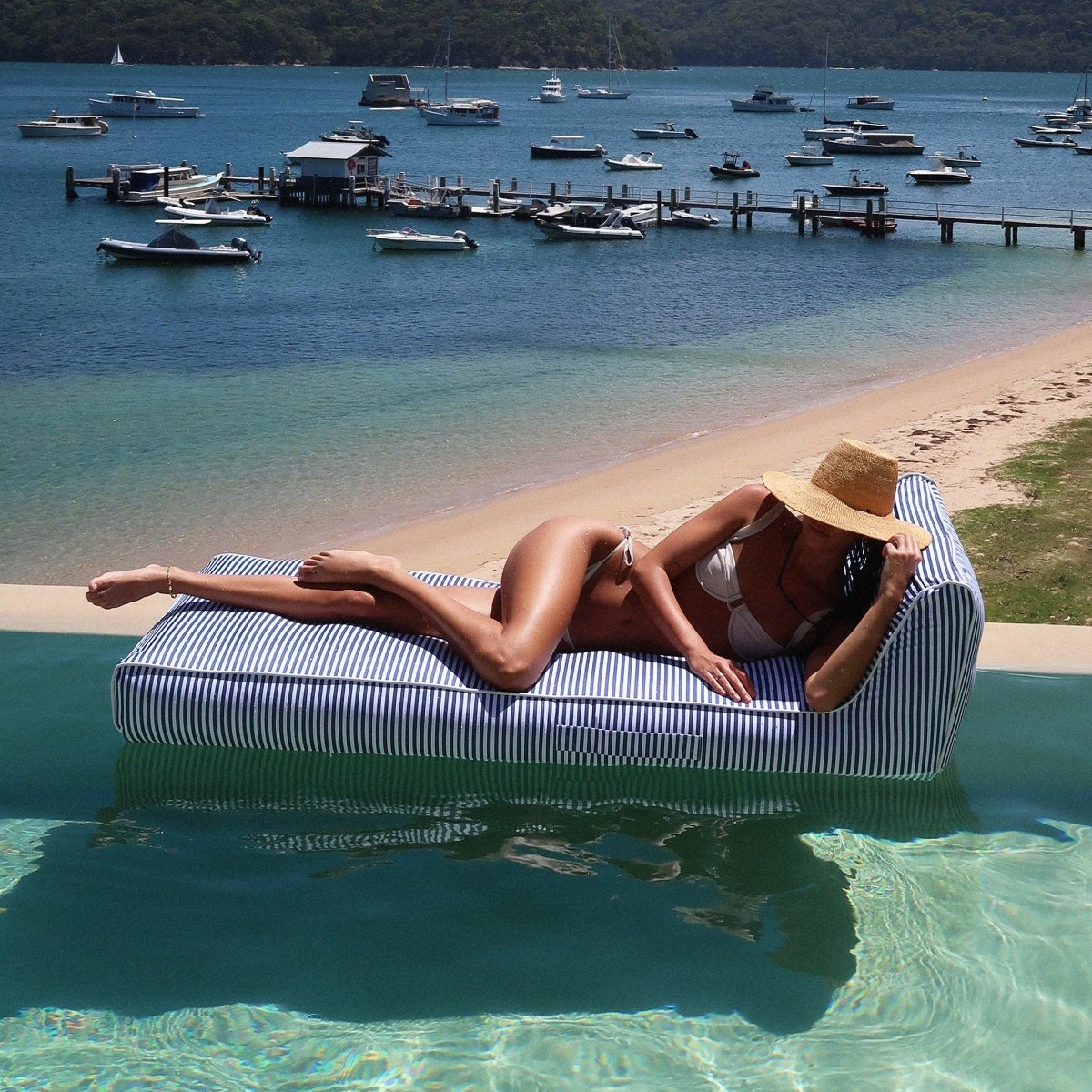 Luxe Lie - On Lounger Float - Le Weekend - SUNNYLiFE UK