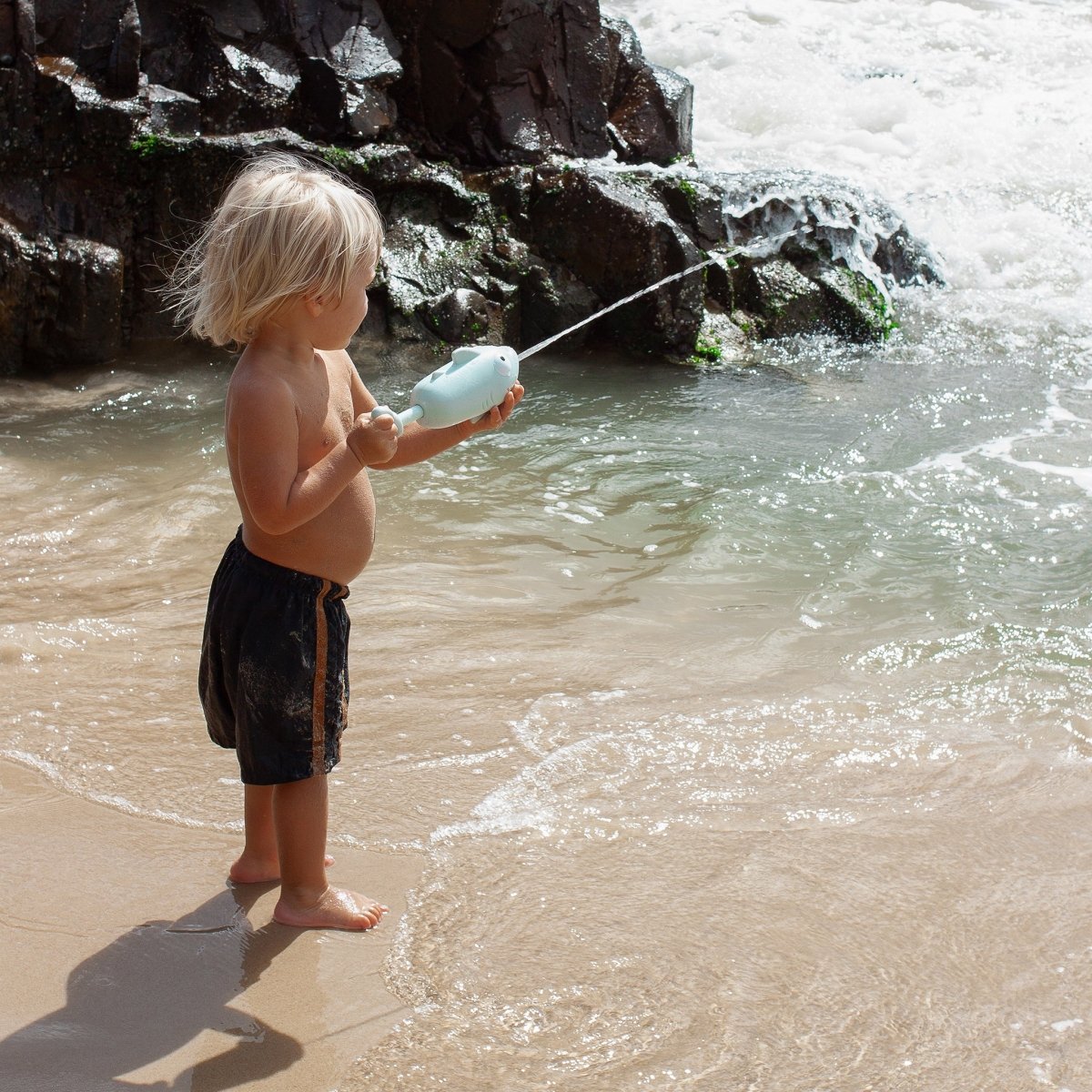 Shark Water Squirter - SUNNYLiFE UK