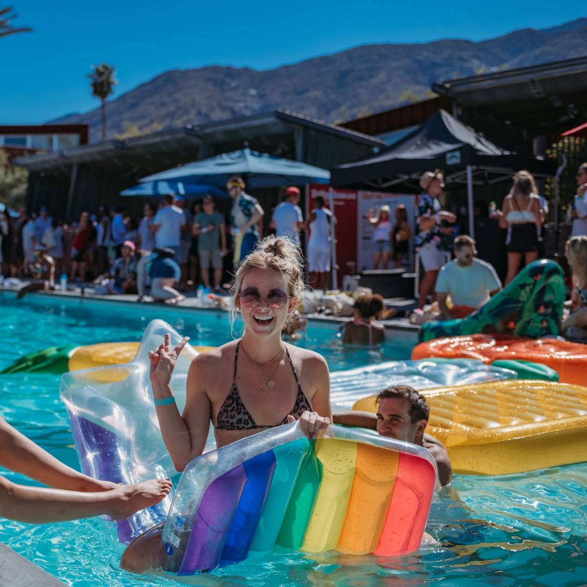 Rolling Stone X Lucky Brand: Party In Palm Springs - SUNNYLiFE UK