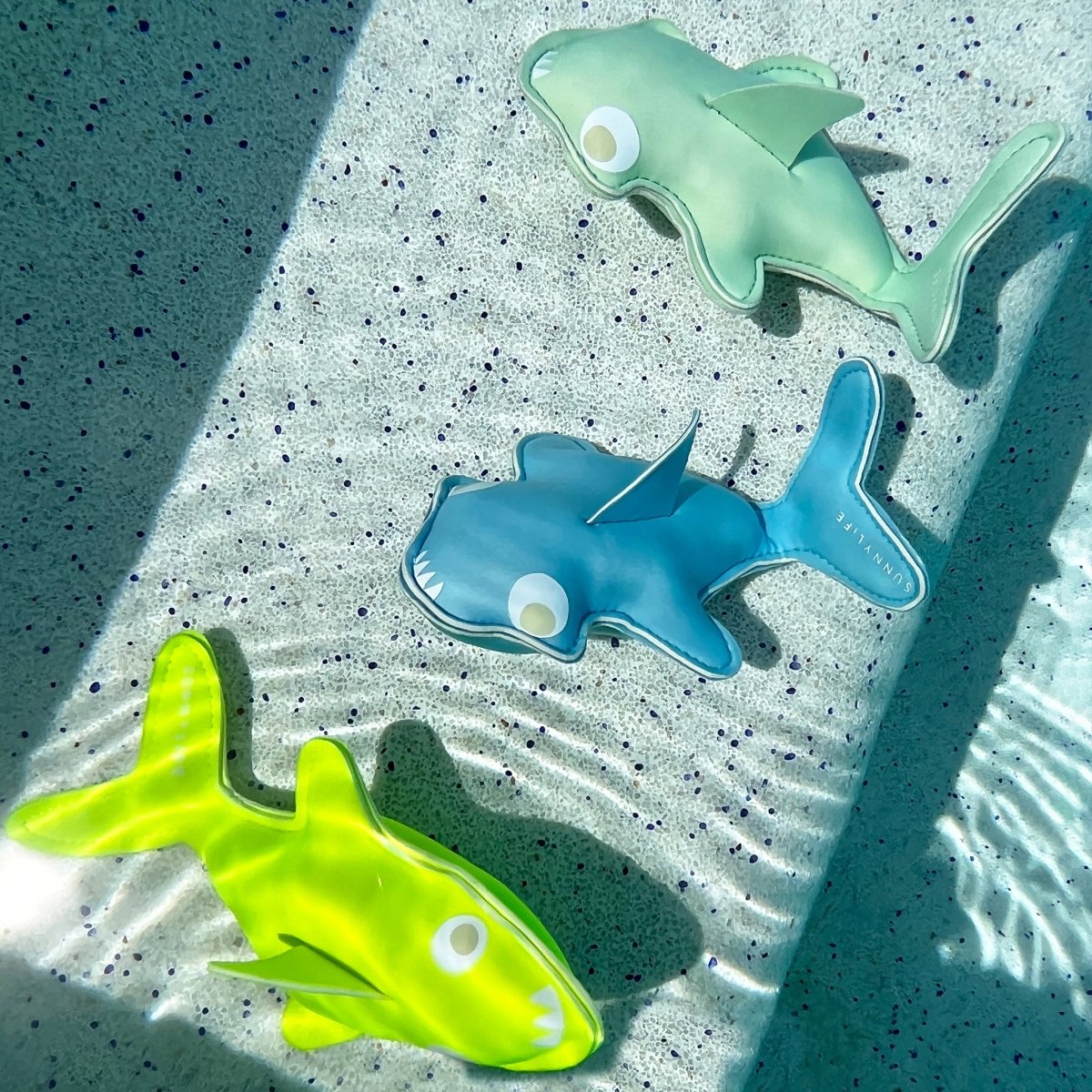 Dive Buddies - Salty The Shark - SUNNYLiFE UK