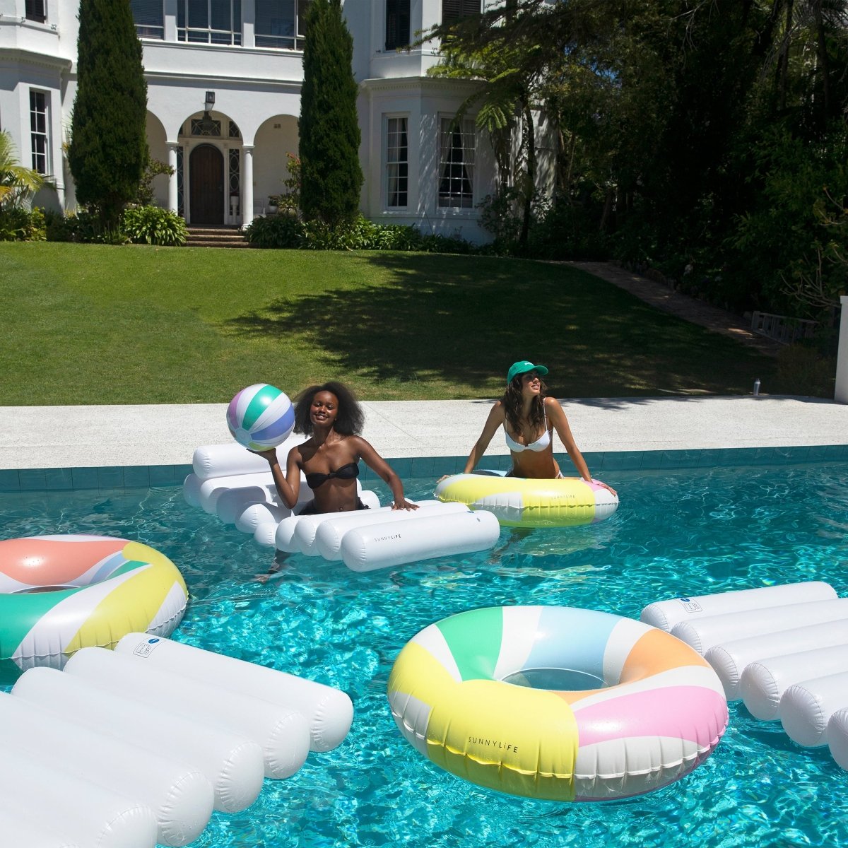 Inflatable Beach Ball - Pool Side - SUNNYLiFE UK
