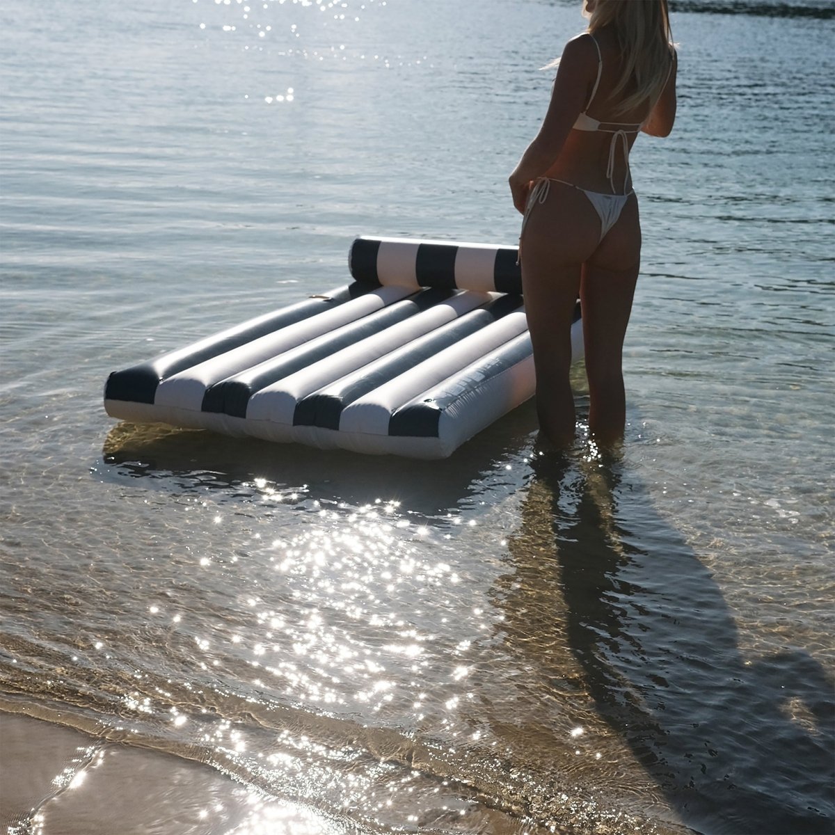 Luxe Lilo - Black - SUNNYLiFE UK