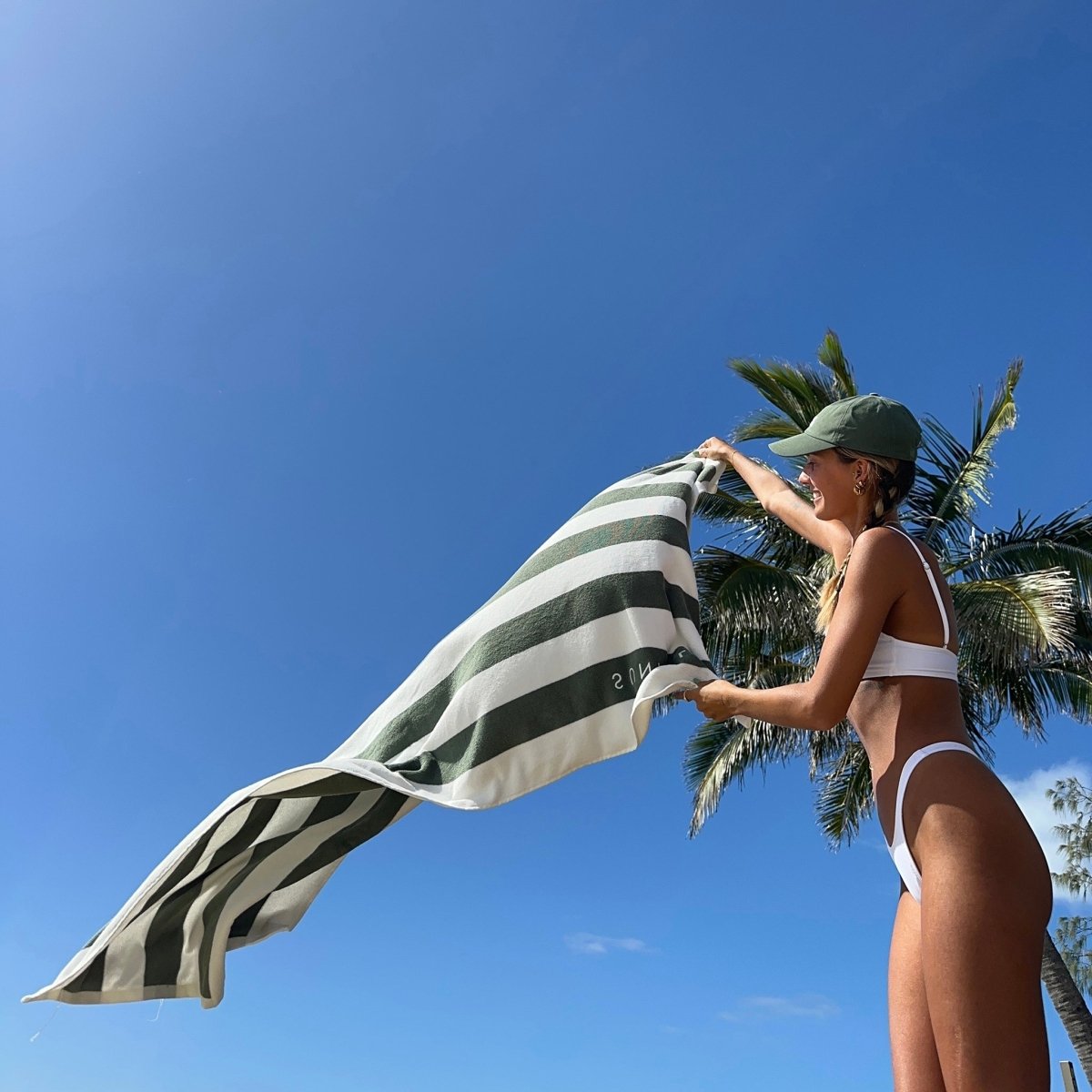 Luxe Towel - The Vacay - SUNNYLiFE UK