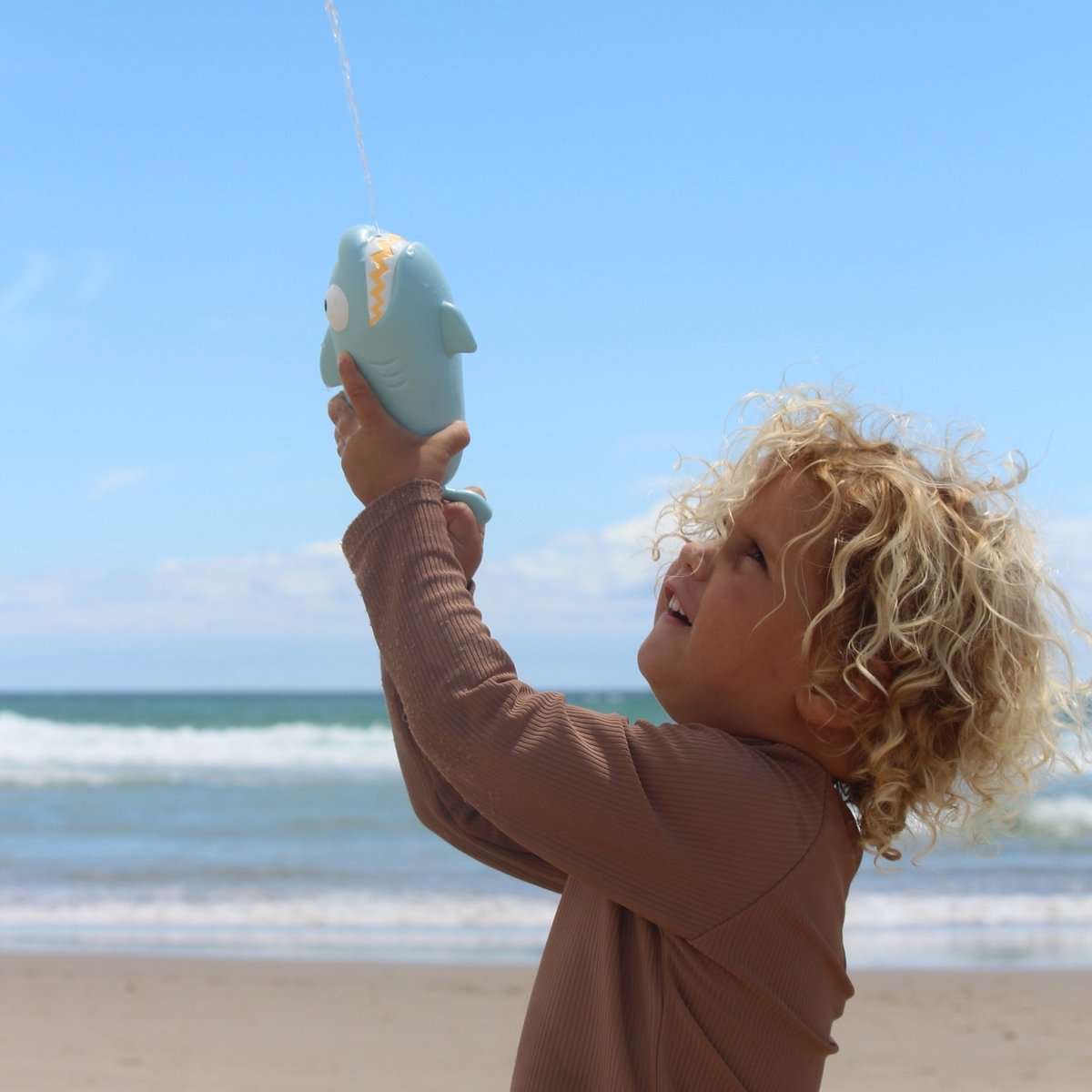 Shark Water Squirter - SUNNYLiFE UK